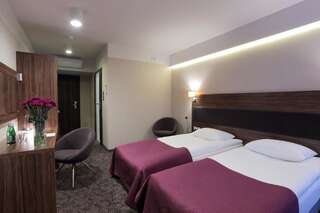 Отель Hotel Silver Белосток Двухместный номер Делюкс с 2 отдельными кроватями-3